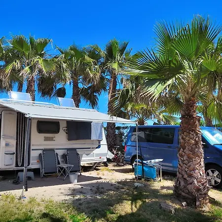Camping & Estanyet 2*