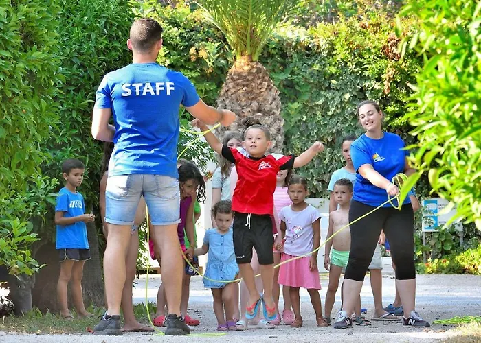 & Estanyet אתר קמפינג לה קאסס ד'אלקנאר